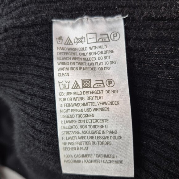 Isaac Mizrahi Womens Sweater 1X Black 100% Cashmere V Neck Long Sleeve Pullover - Picture 5 of 6